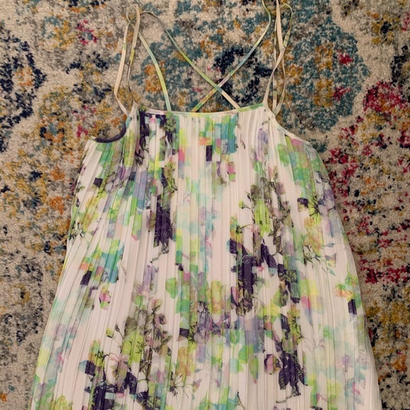 BCBG Floral Pleated Dress! - Picture 5 of 8